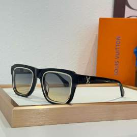 Picture of Louis Vuitton Sunglasses _SKUfw76702850fw